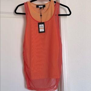✨NWT DKNY Women’s Top. Size S🧡